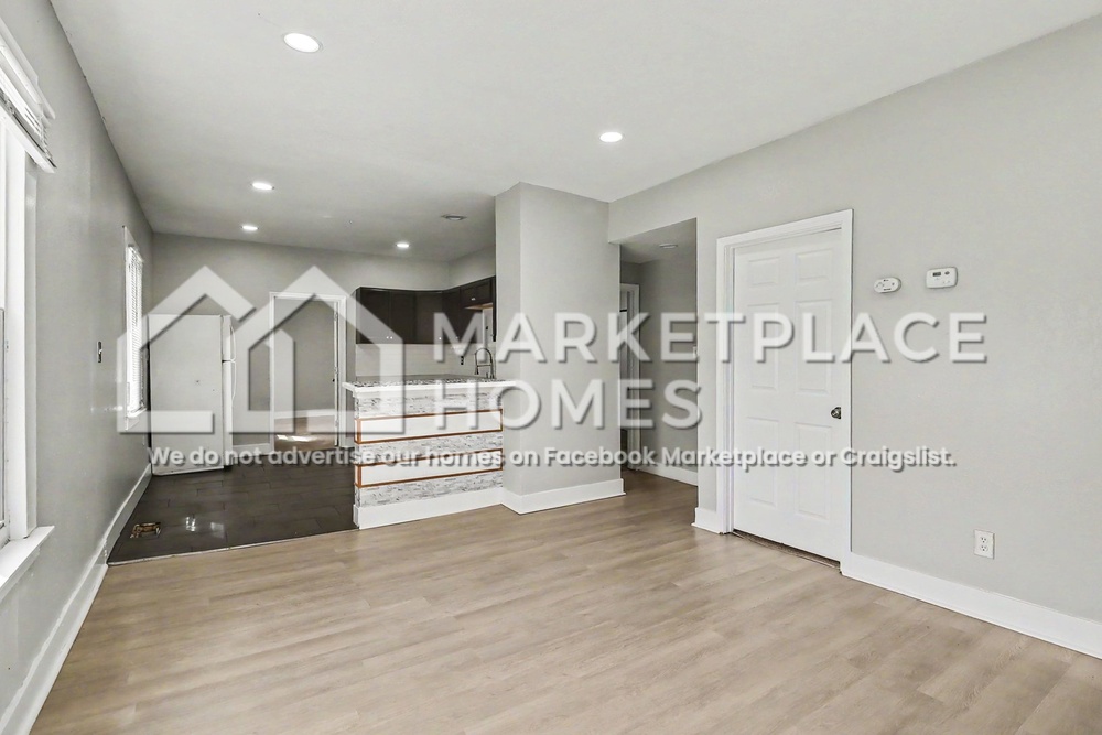 Open kitchen & dining
